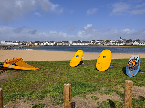 Ecole de kite, foil, wingfoil, wakeboard et bouée tractée à Carnac